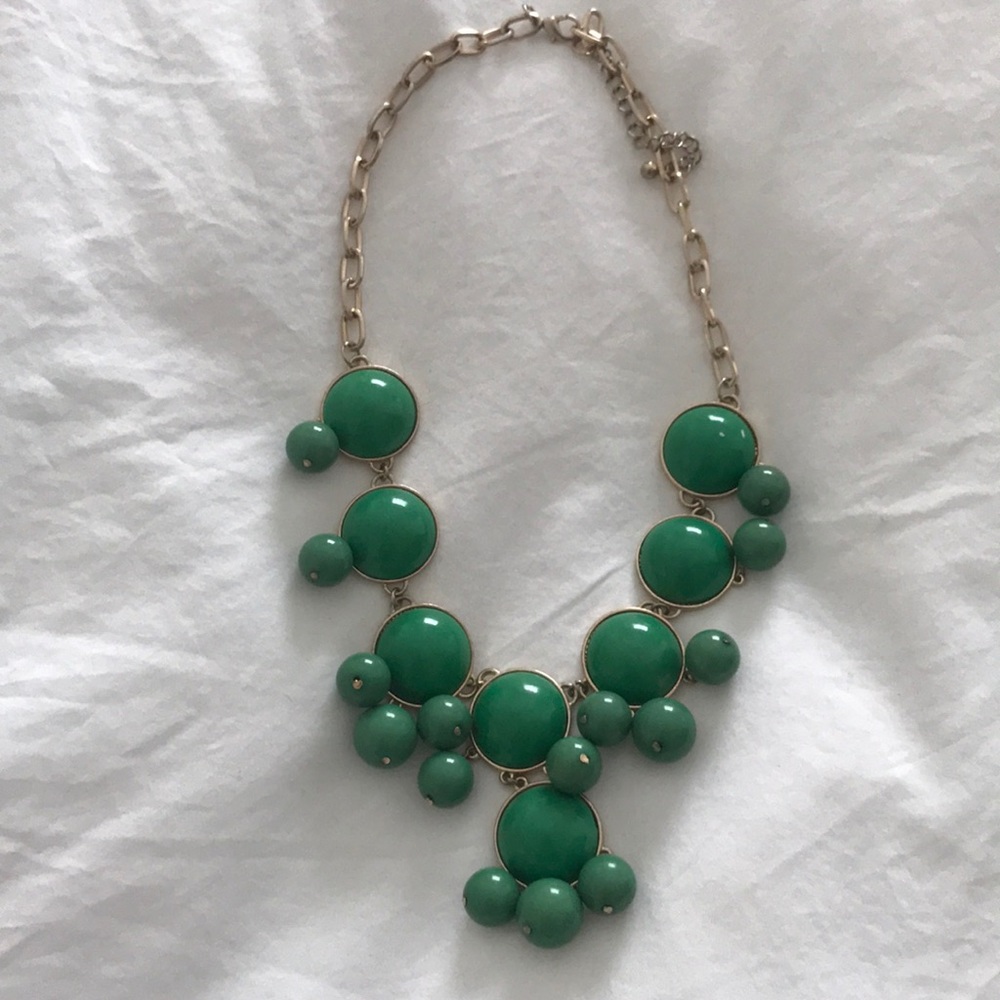 Green fashion necklace